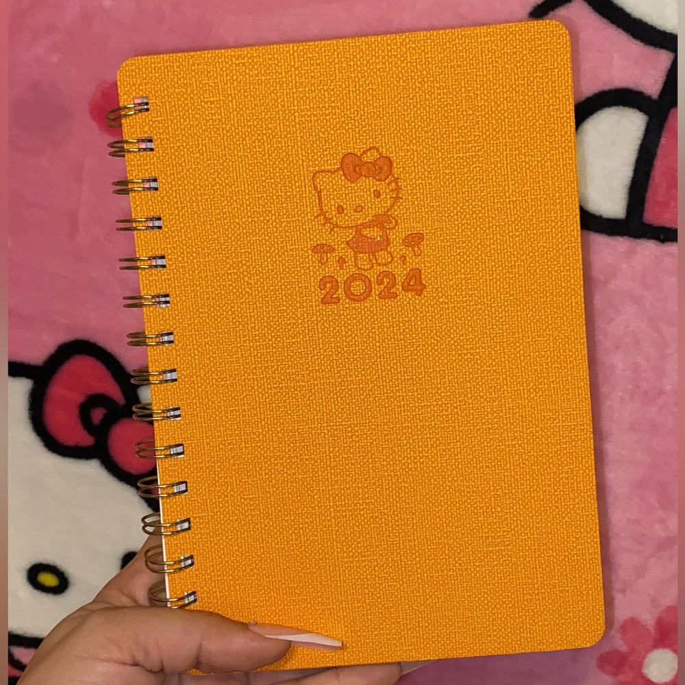 💗🎀Sanrio Hello Kitty 24 Month Planner 2024|2025 Mustard Yellow NEW ✨💕